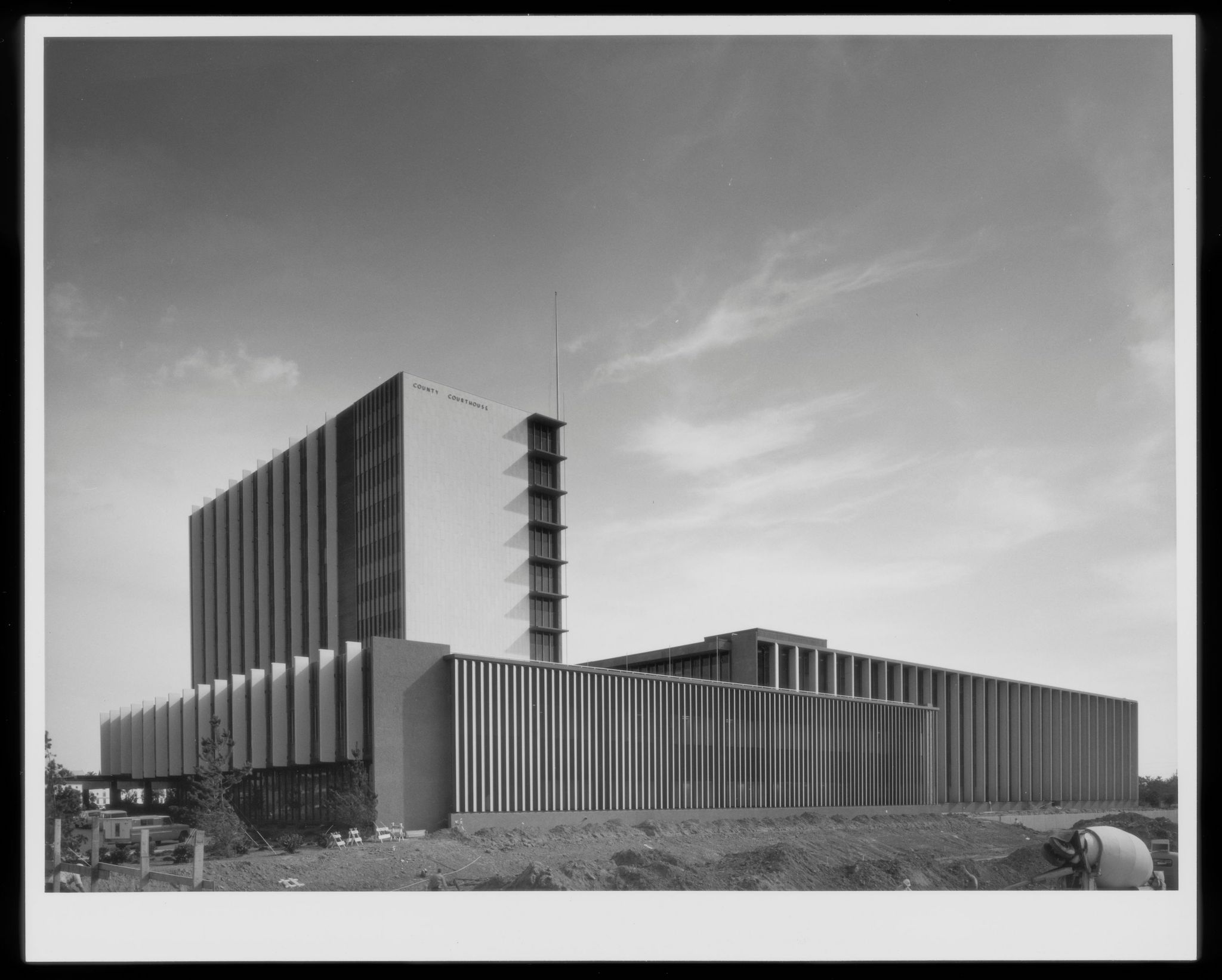 Orange County Courthouse - Neutra Institute for Survival Through Design