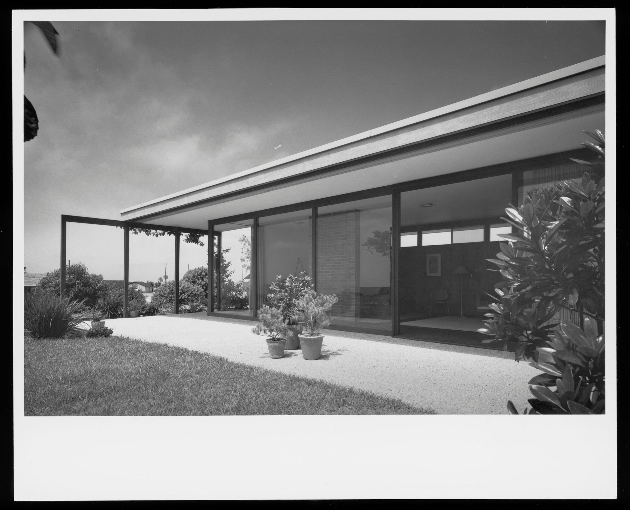 Dr. and Mrs. Charles Oxley House - Neutra Institute for Survival ...